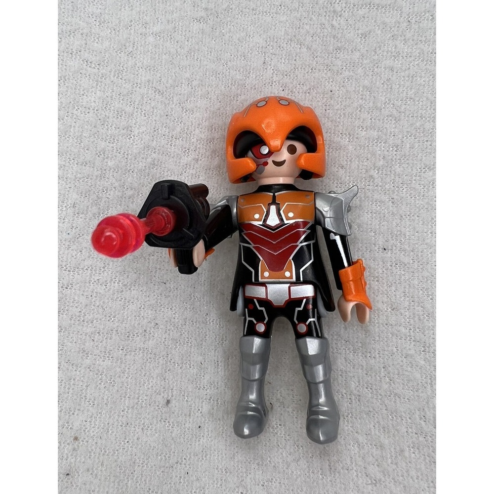 Playmobil 70160 Pink‎ Series 16 Figure CYBORG